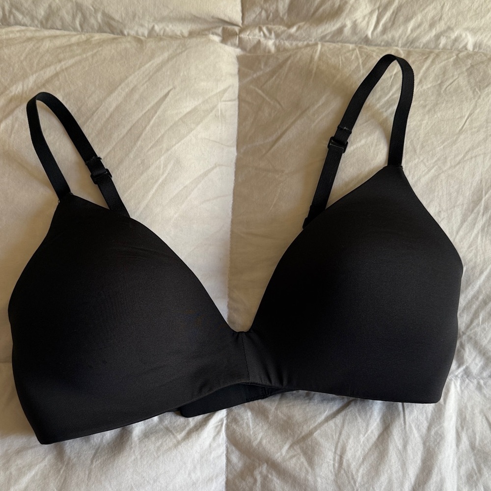 NWT SKIMS LIGHTLY LINED WIRELESS 34B